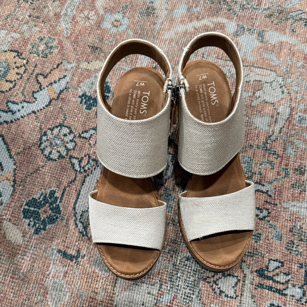 TOMS Women's Beige Sandals